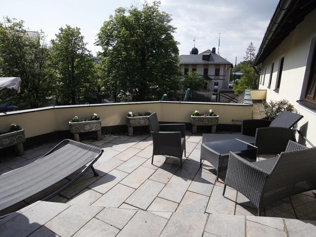 Hotel Garni Zum Gockl Unterföhring Exterior foto